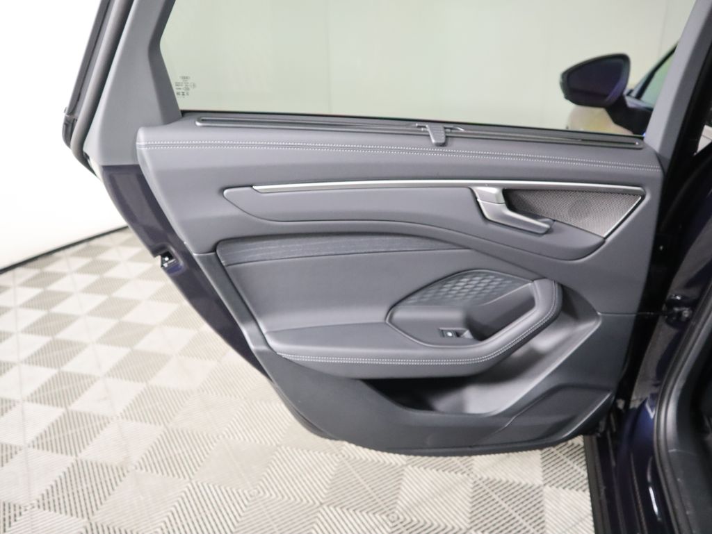 Thumbnail: 2026 Audi A6 - 27