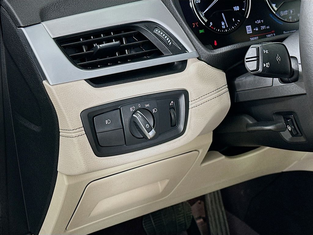 Thumbnail: 2020 BMW X1 - 10