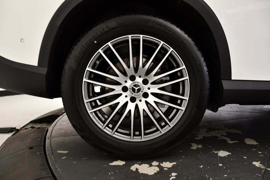 Thumbnail: 2025 Mercedes-Benz GLC - 15