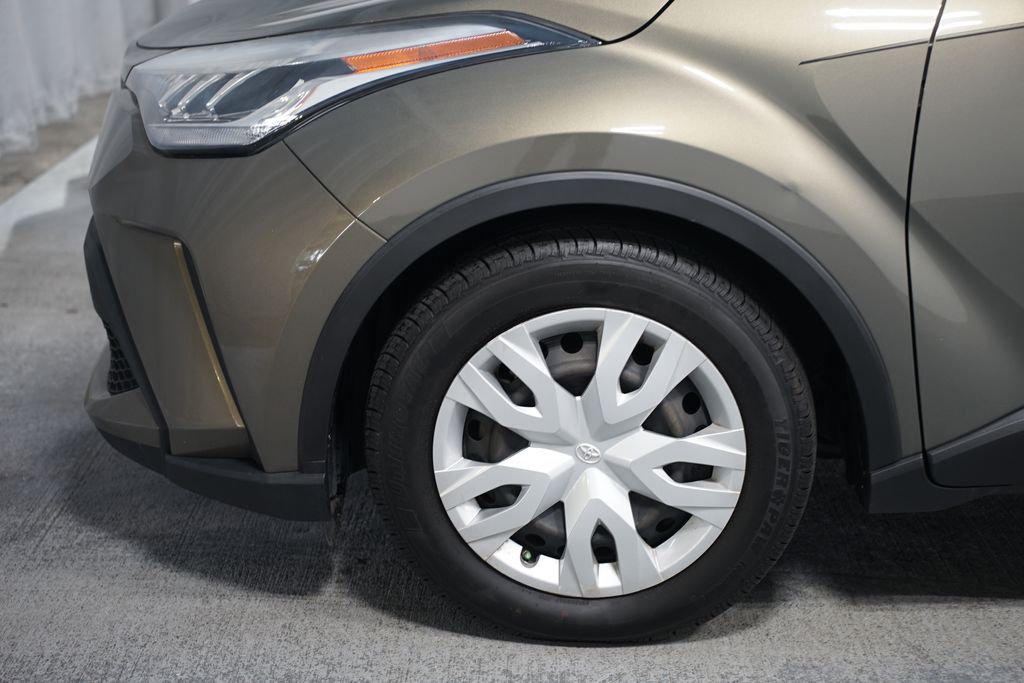 Thumbnail: 2021 Toyota C-HR - 5
