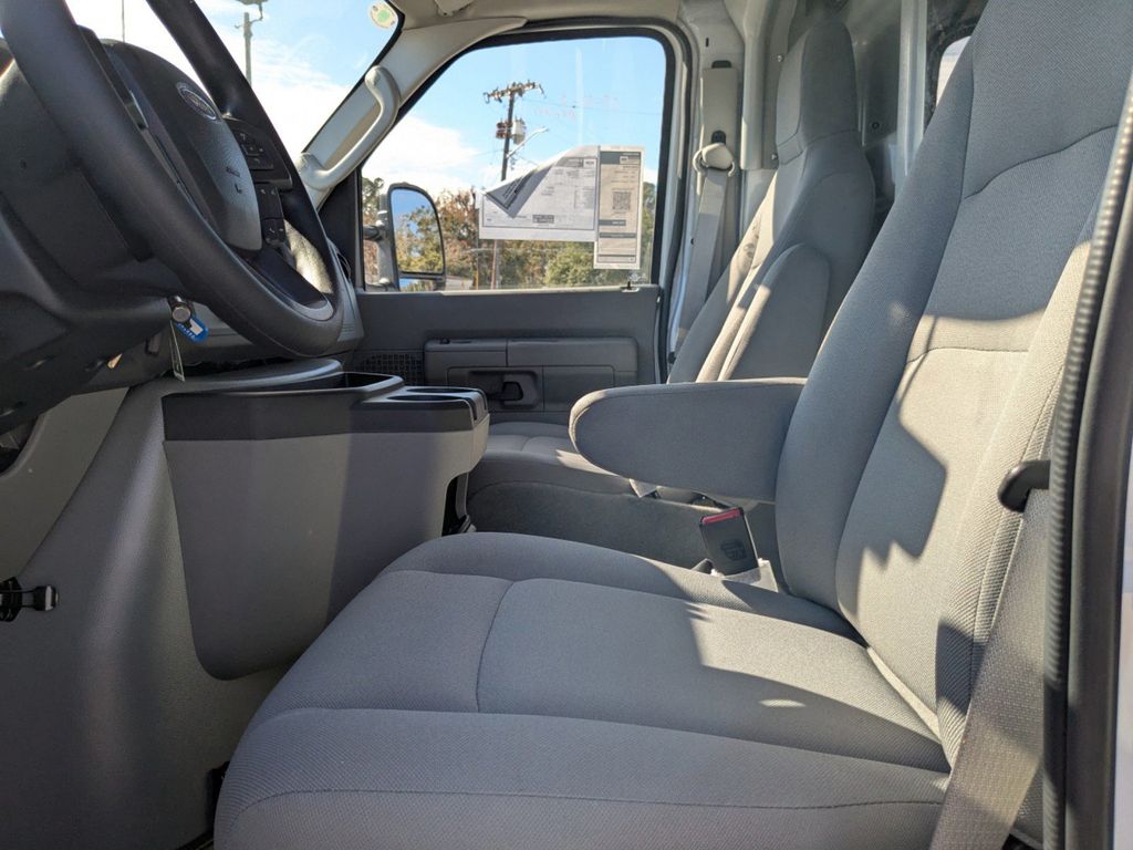 2026 Ford E-350 Cutaway 