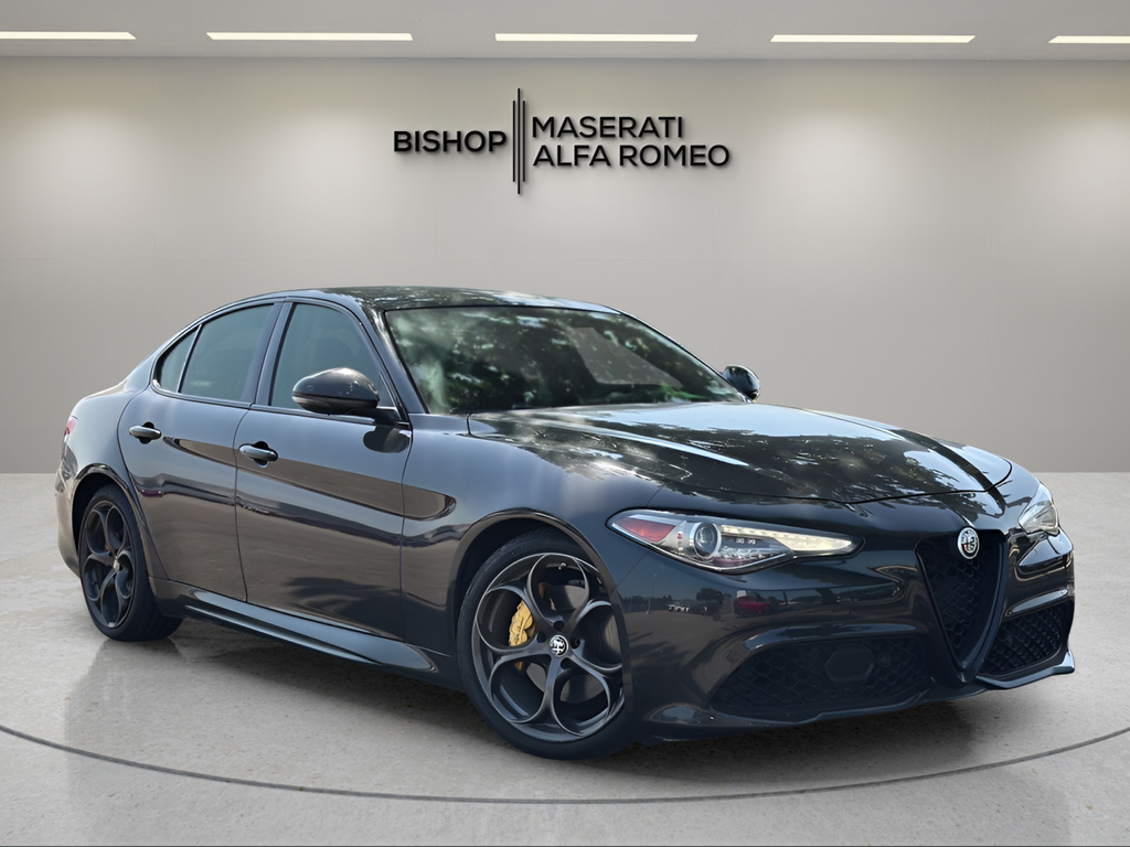 Vulcano Black Metallic 2019 Alfa Romeo Giulia Sedan Rear-Wheel Drive 8-Speed Automatic