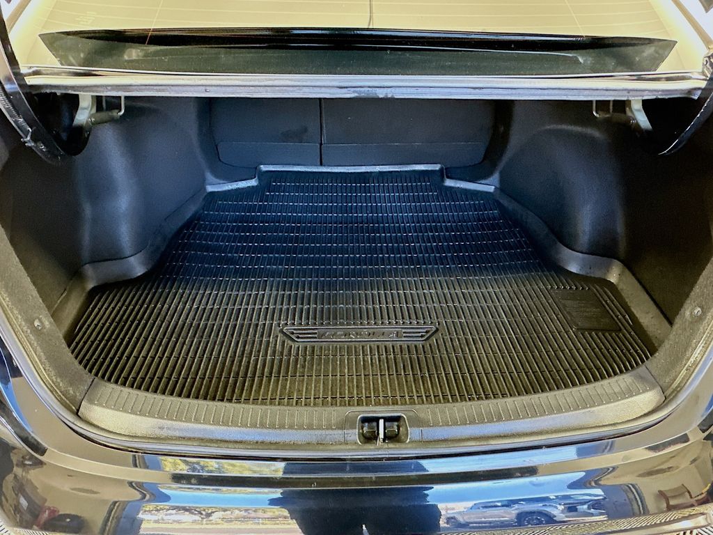 Thumbnail: 2023 Toyota Corolla - 25