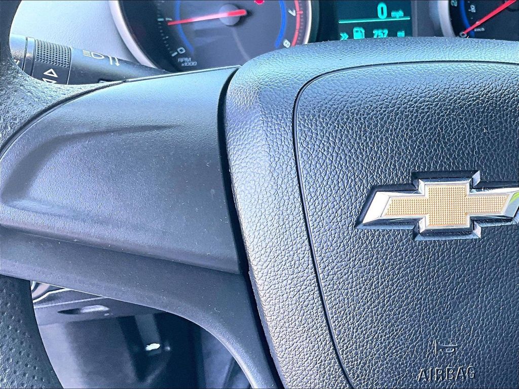 2016 Chevrolet Cruze Limited — photo 22