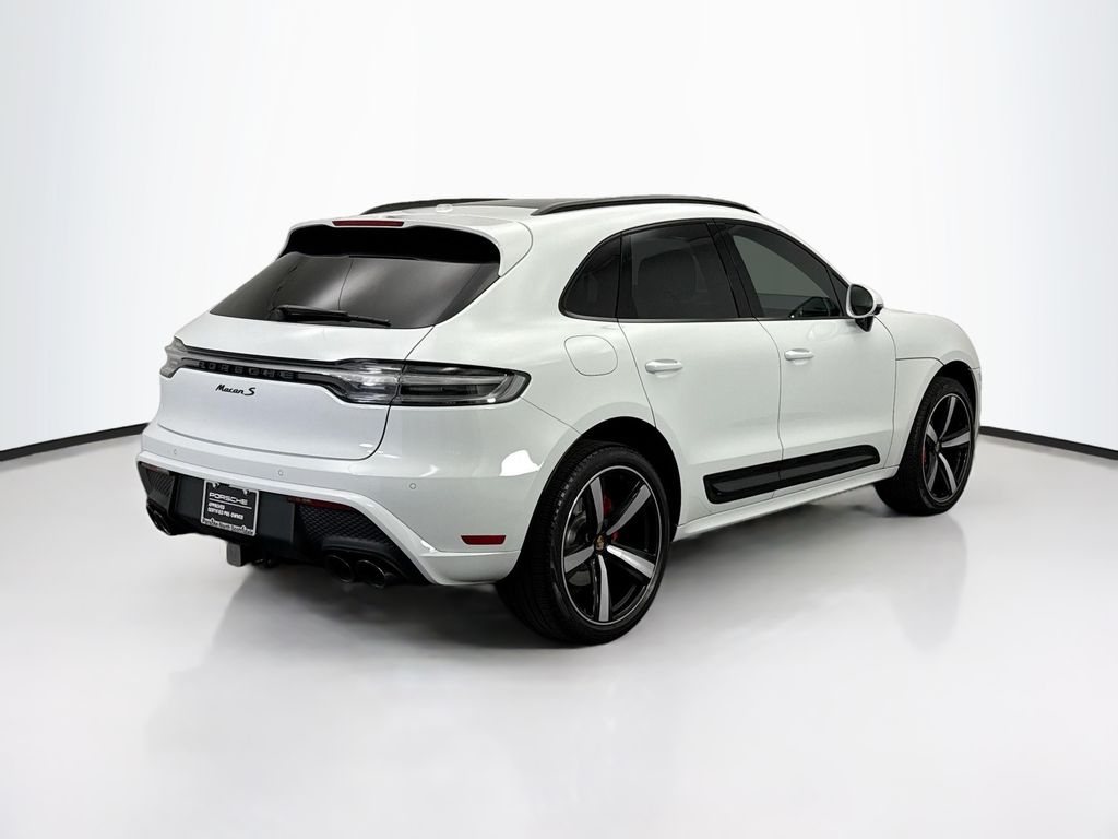 Thumbnail: 2024 Porsche Macan - 7