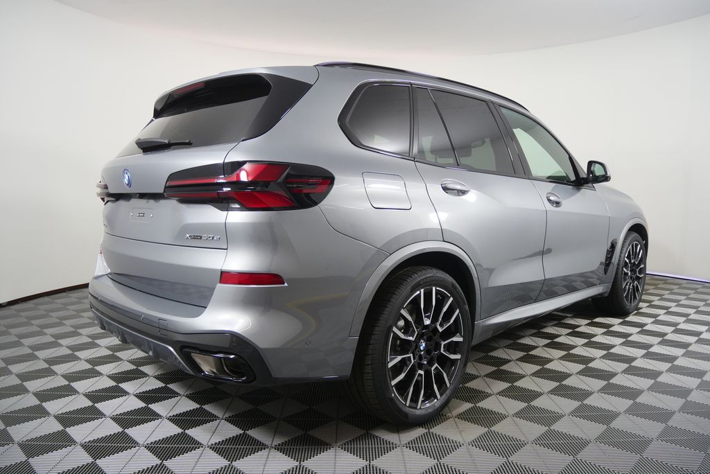 Thumbnail: 2026 BMW X5 - 3