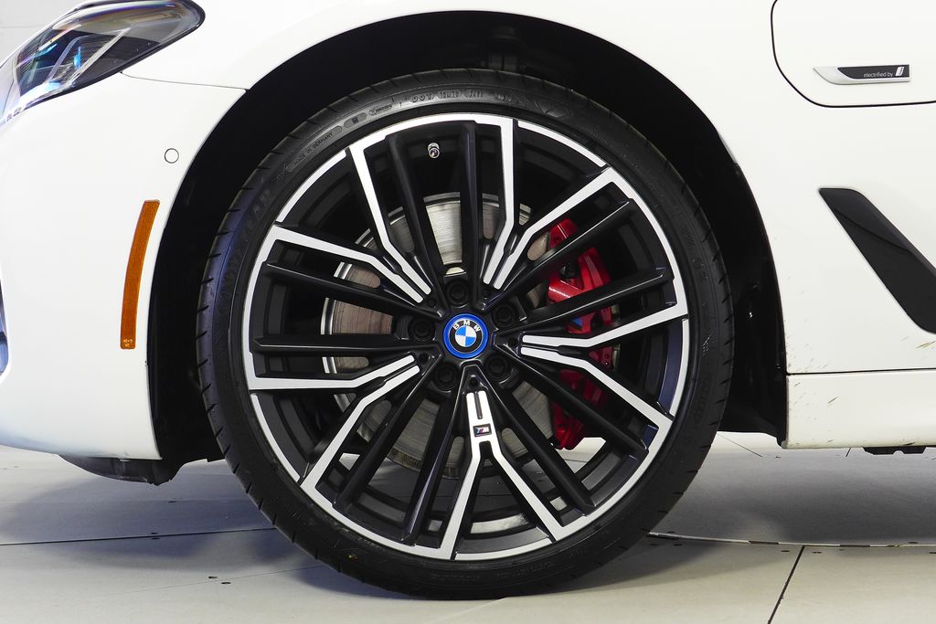 Thumbnail: 2023 BMW 5 Series - 5