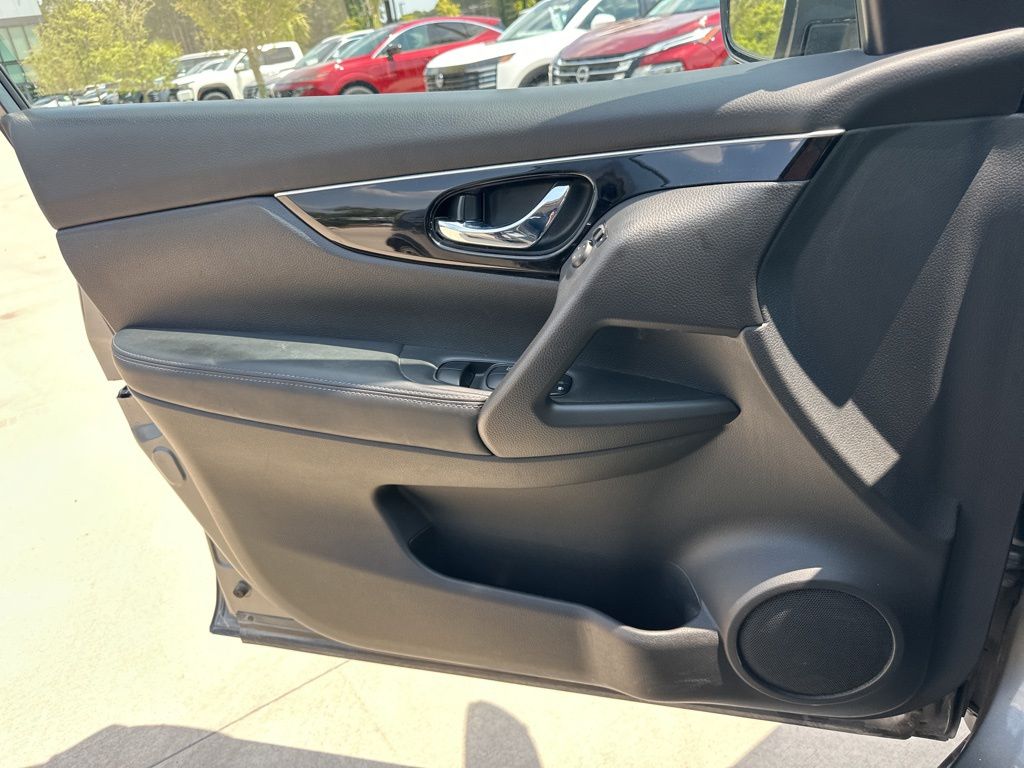 2017 Gun Metallic Nissan Rogue Sport SL FWD SUV