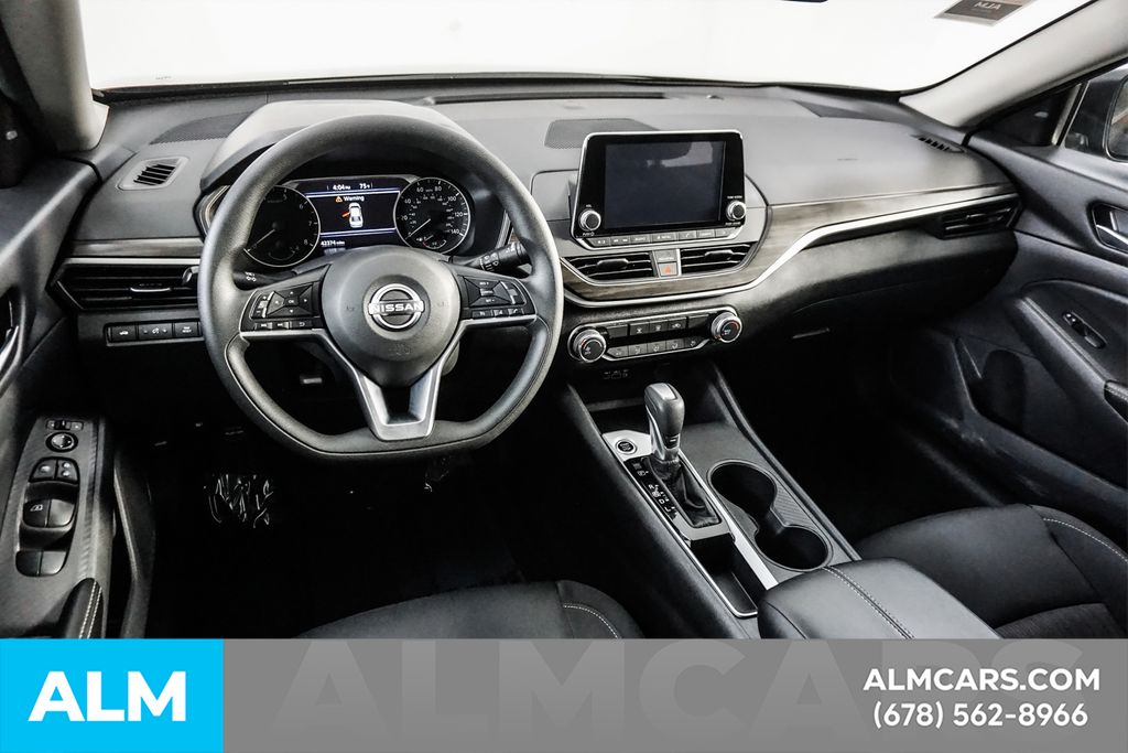 Used 2025 Black Nissan 2.5 SV image 23