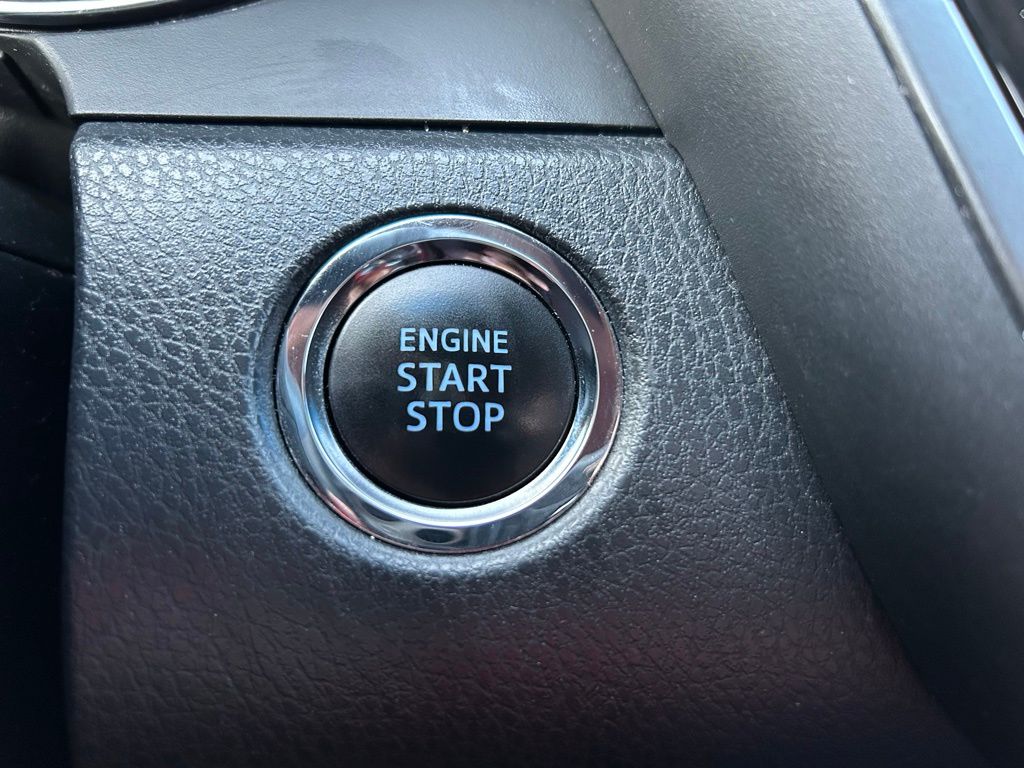 2018 Toyota Camry XSE 28