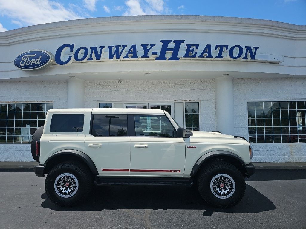 Wimbledon White 2026 Ford Bronco SUV / Crossover Four-Wheel Drive Automatic