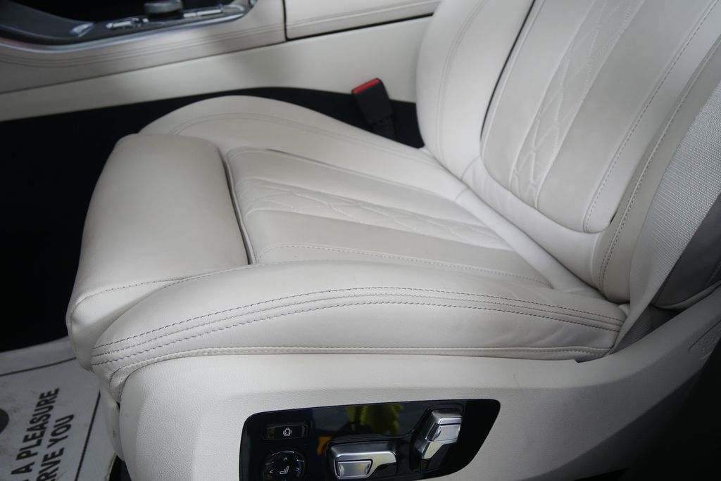 Thumbnail: 2026 BMW X5 - 10