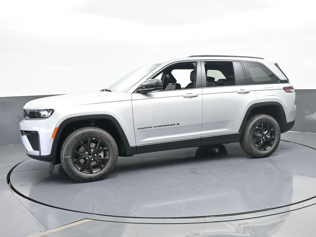 New 2026 Silver Zynith Jeep Laredo image 2