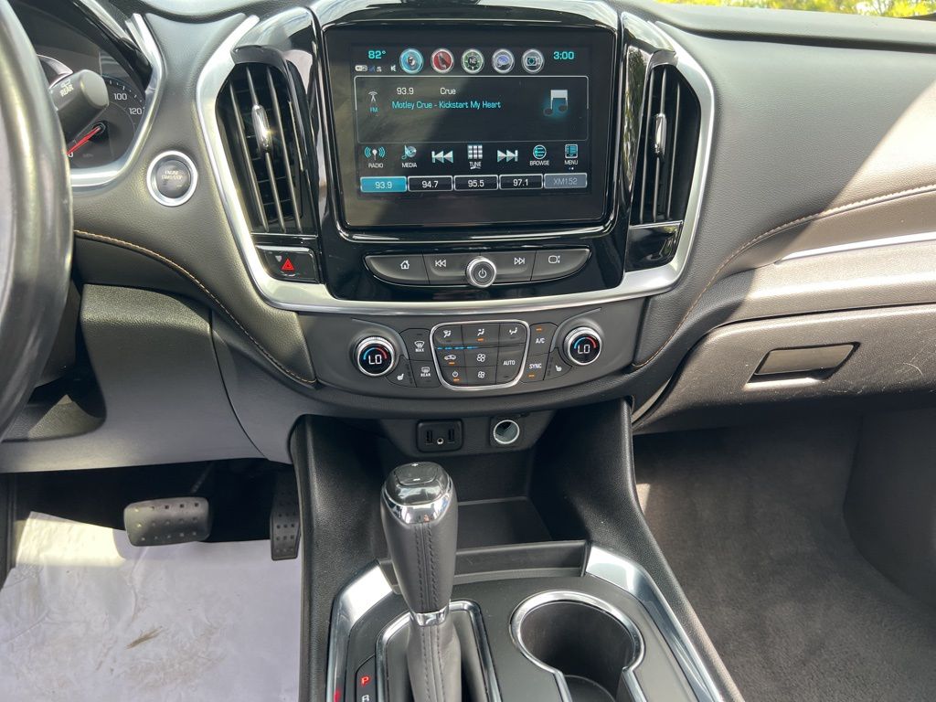 Thumbnail: 2019 Chevrolet Traverse - 16