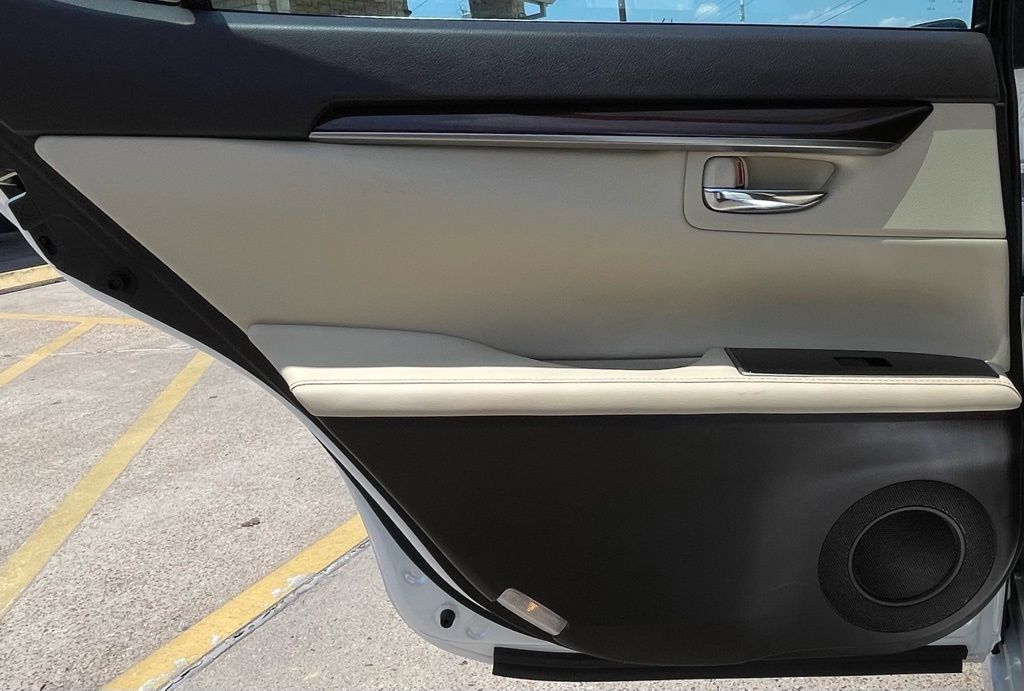 2018 Lexus ES 350 White at Emmons Autoplex
