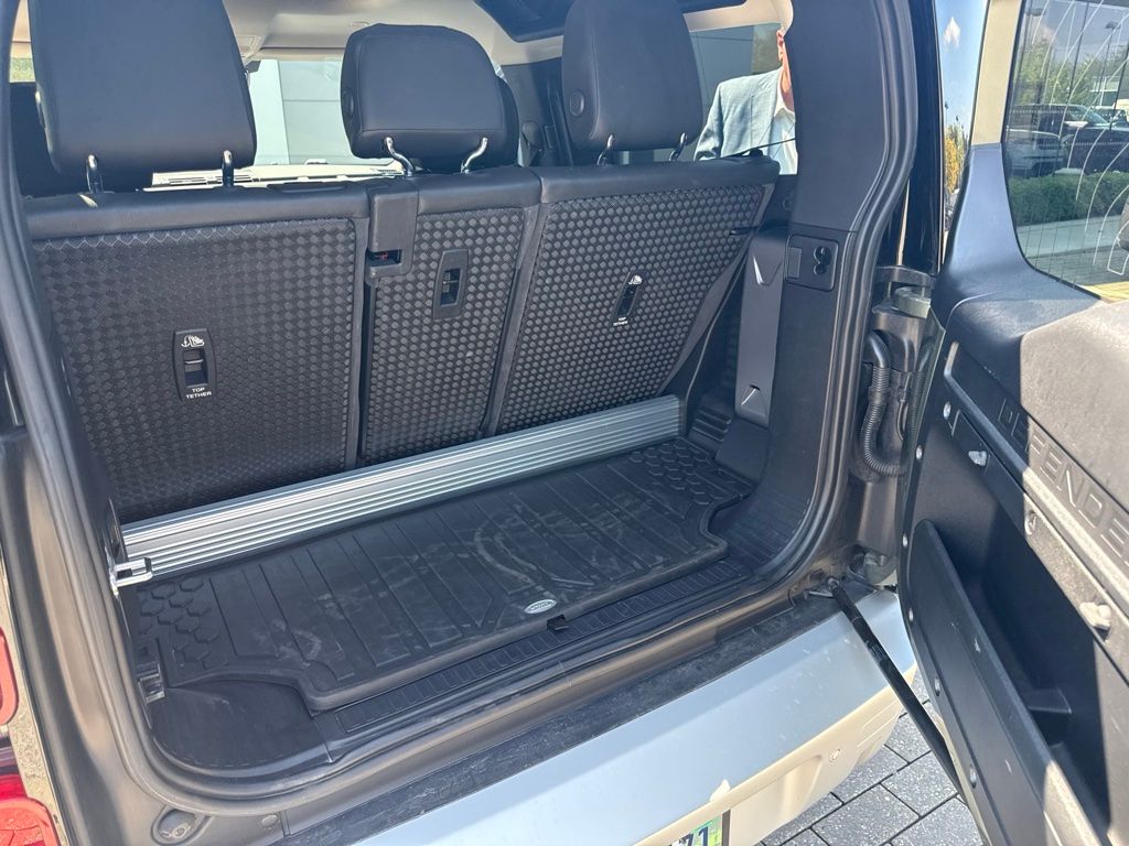 Used 2021 Green Land Rover First Edition image 18