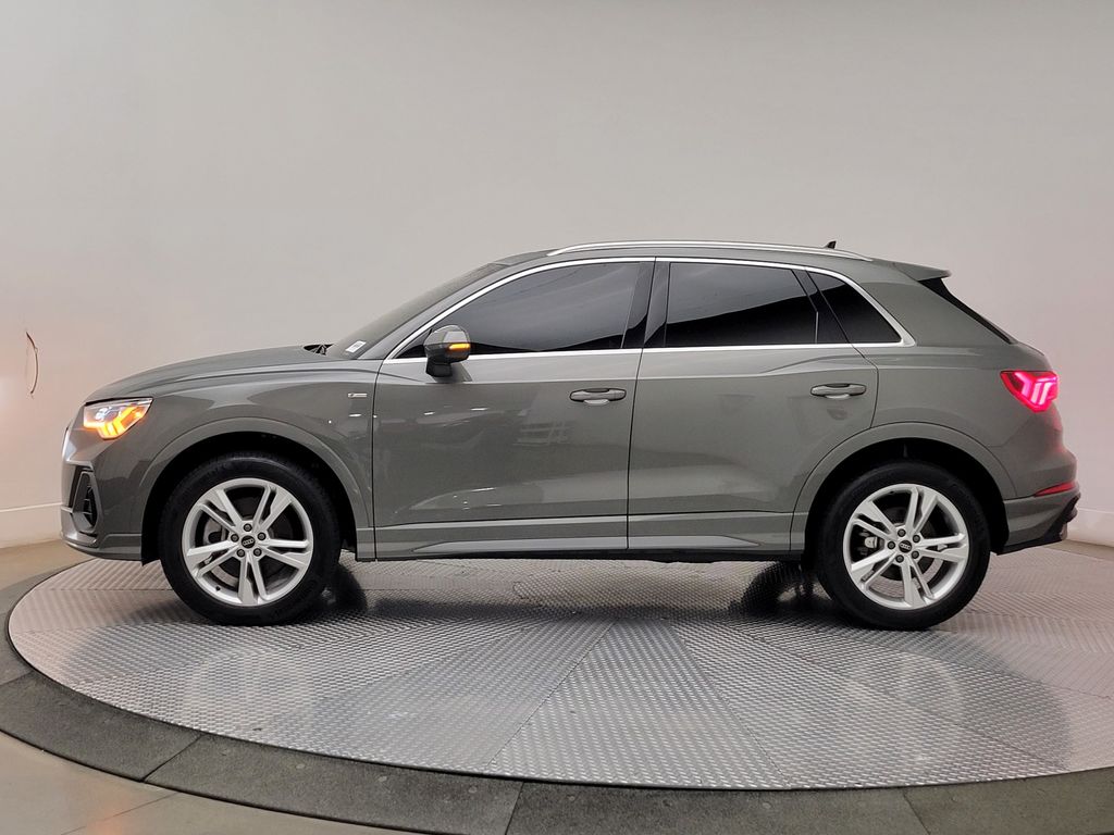 Thumbnail: 2023 Audi Q3 - 3