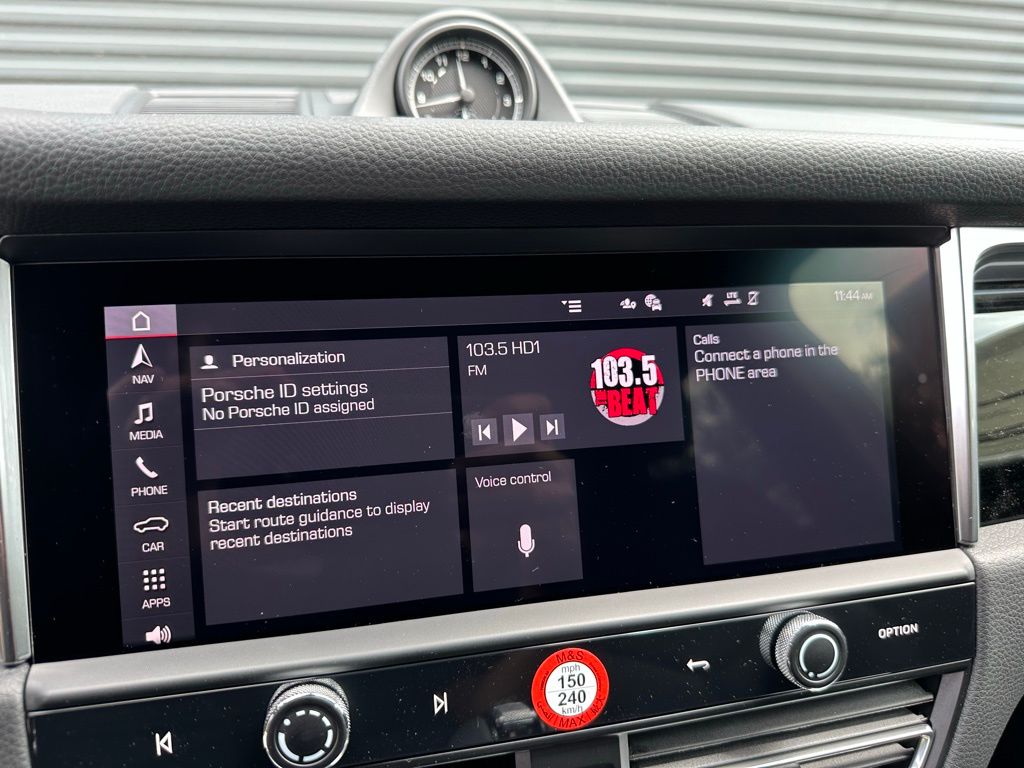 Thumbnail: 2025 Porsche Macan - 24
