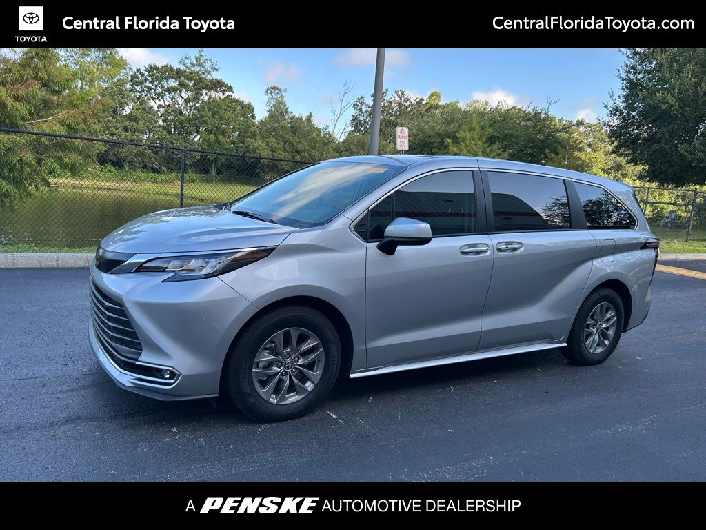 Thumbnail: 2023 Toyota Sienna - 1