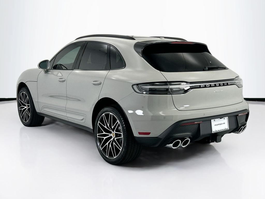 Thumbnail: 2026 Porsche Macan - 3