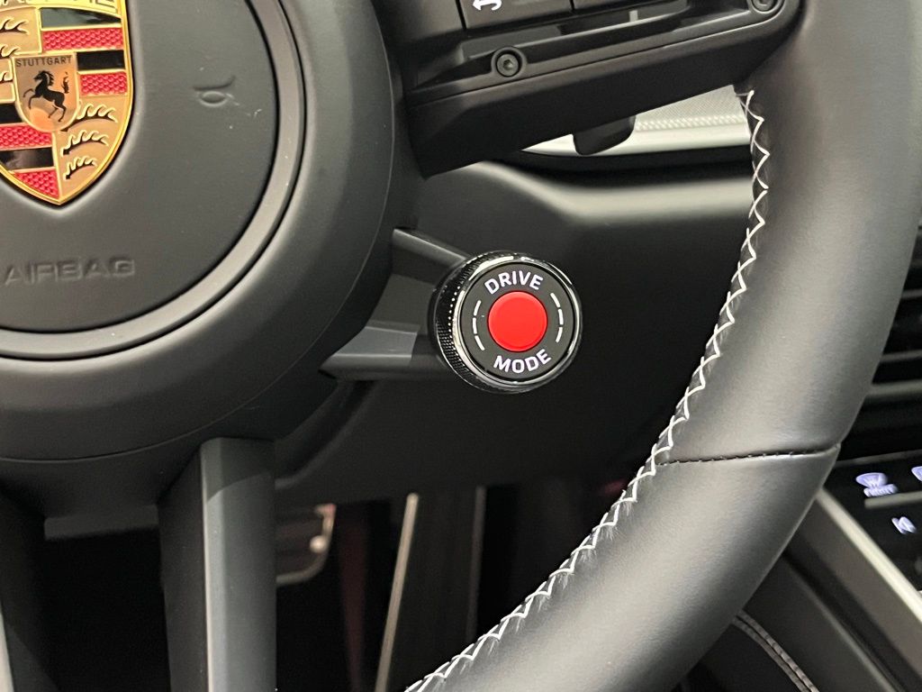 Thumbnail: 2026 Porsche 911 - 15