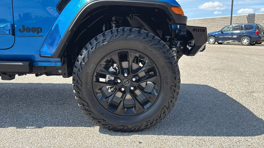2025 Jeep Gladiator Nighthawk - Photo 25