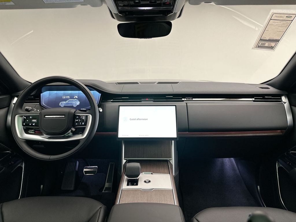 2025 Land Rover Range Rover SE 8