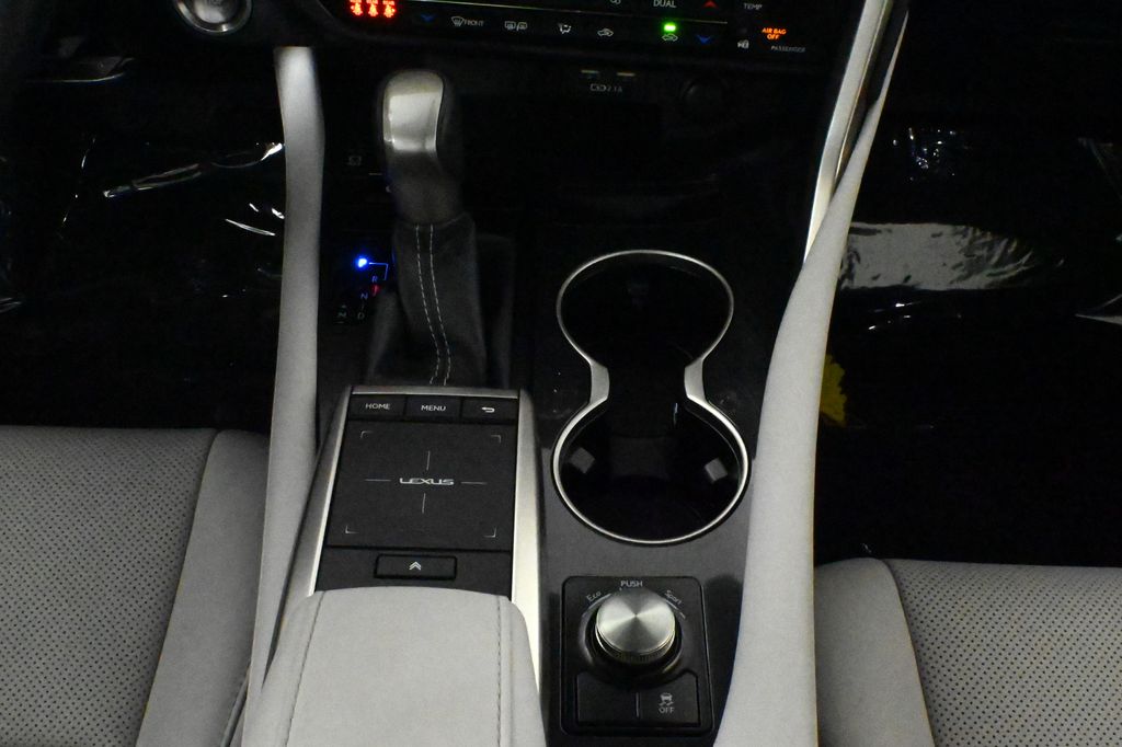 Thumbnail: 2022 Lexus RX - 27