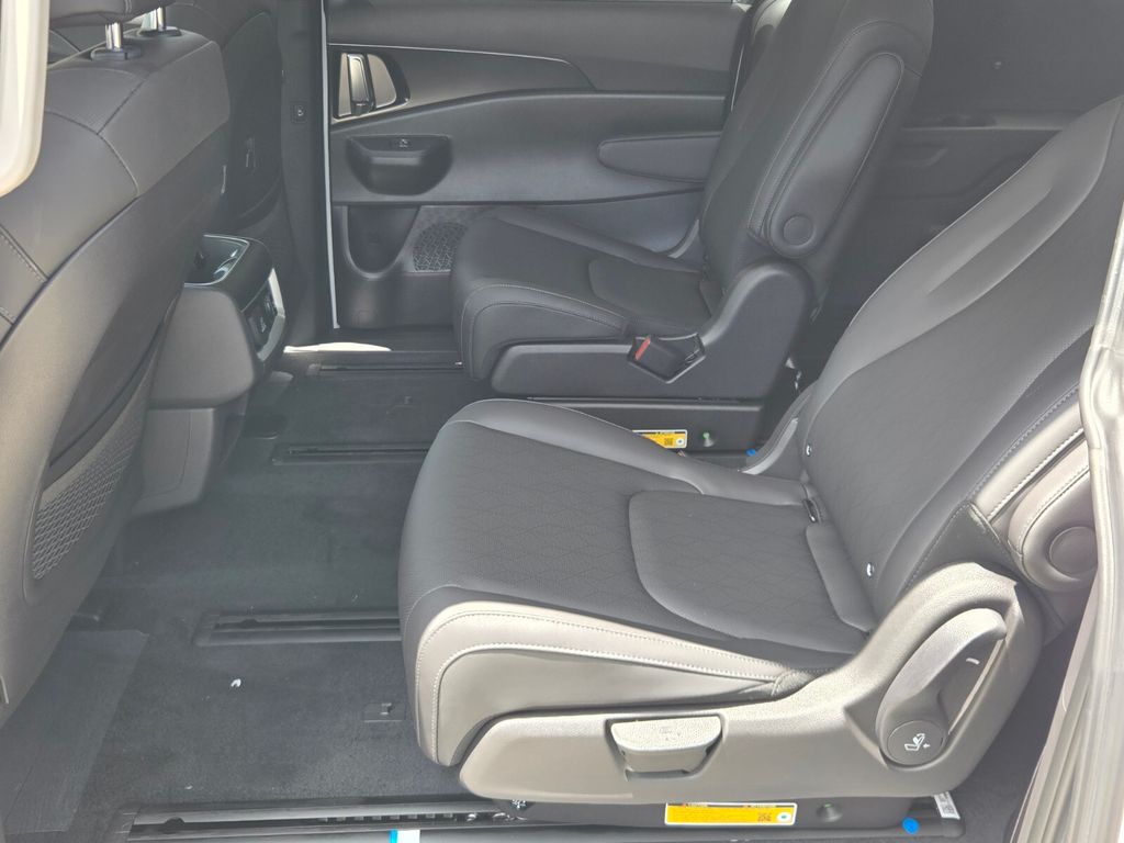 2027 Kia Carnival - $51,115