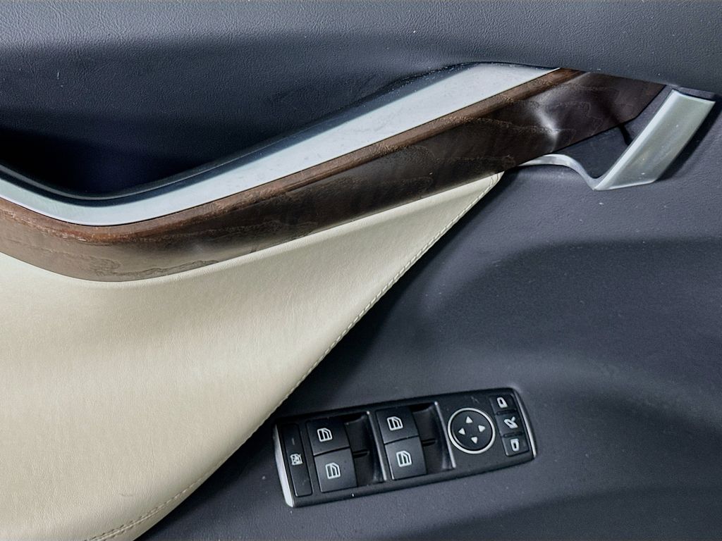 Thumbnail: 2018 Tesla Model X - 17