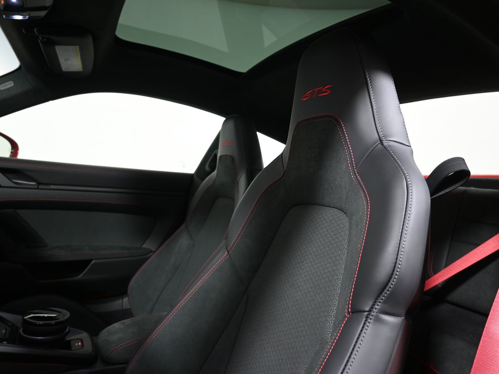 Thumbnail: 2026 Porsche 911 - 15