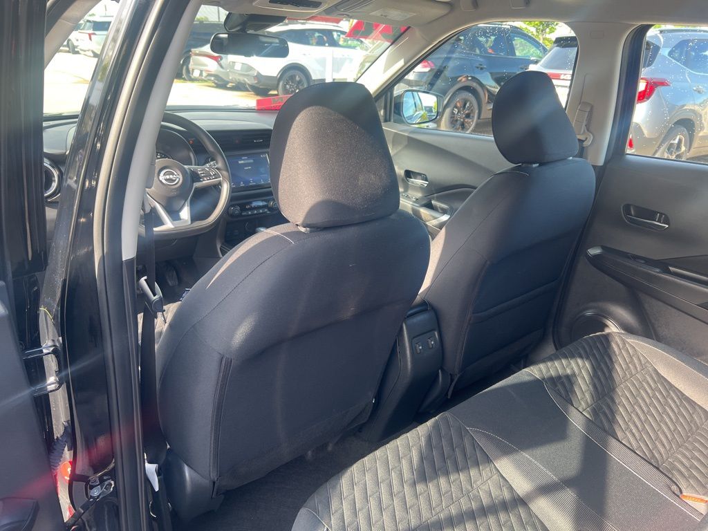 2022 Nissan Kicks SV photo