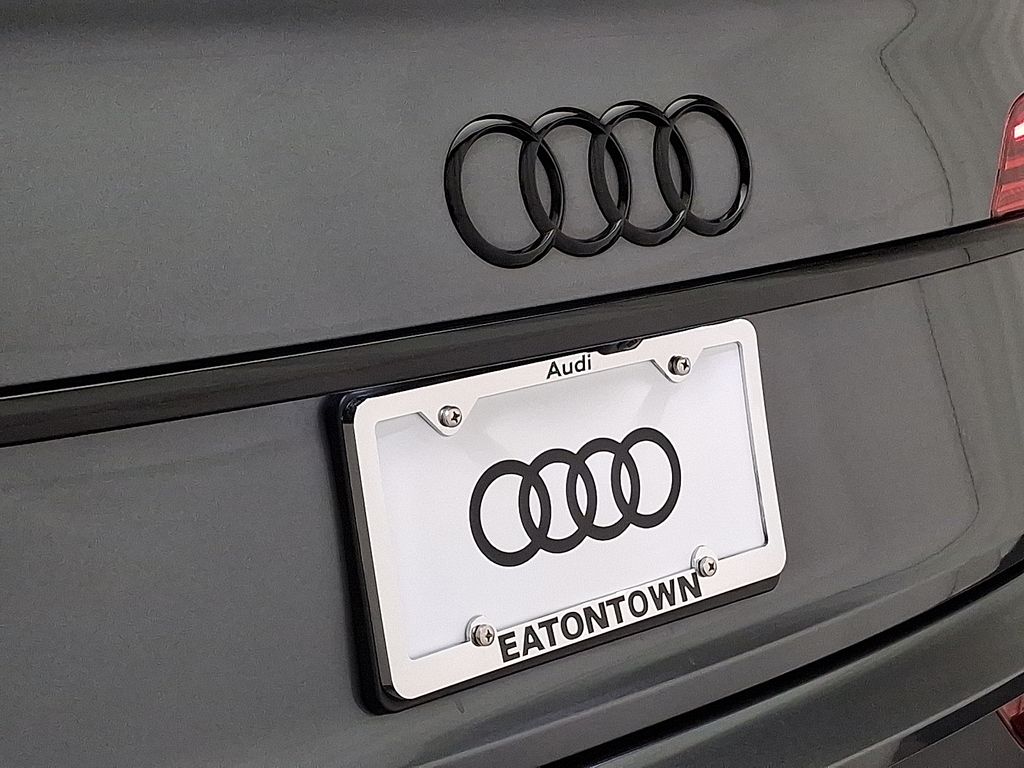 Thumbnail: 2023 Audi SQ5 - 30