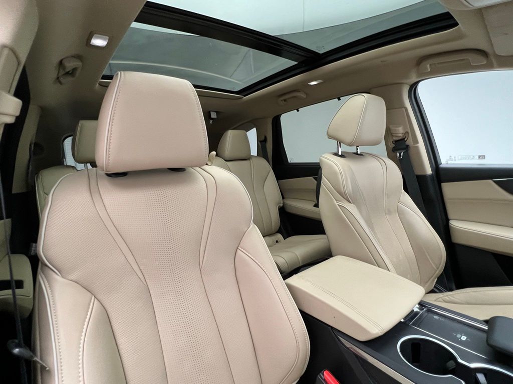 Thumbnail: 2022 Acura MDX - 7