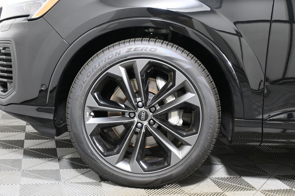 Thumbnail: 2026 Audi Q7 - 11