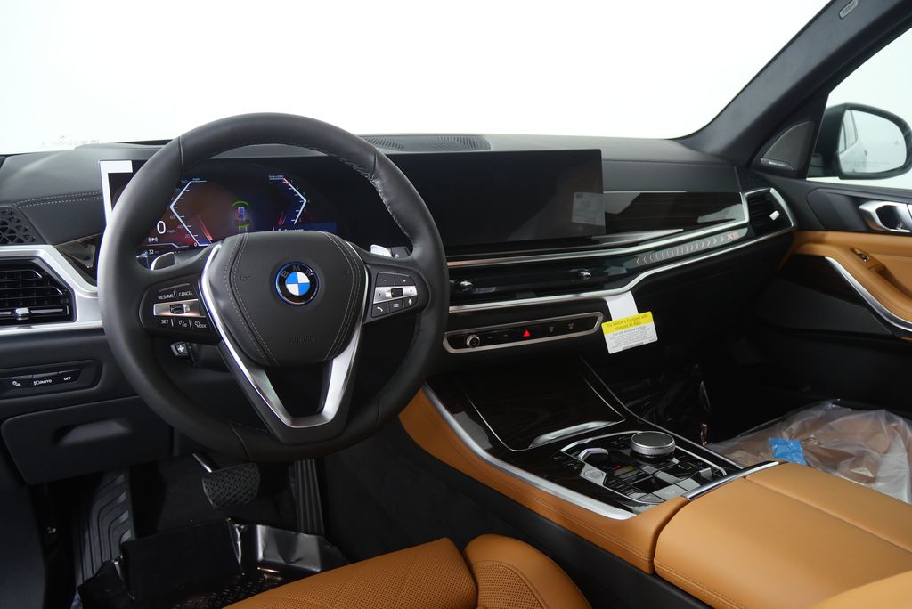 Thumbnail: 2026 BMW X5 - 17