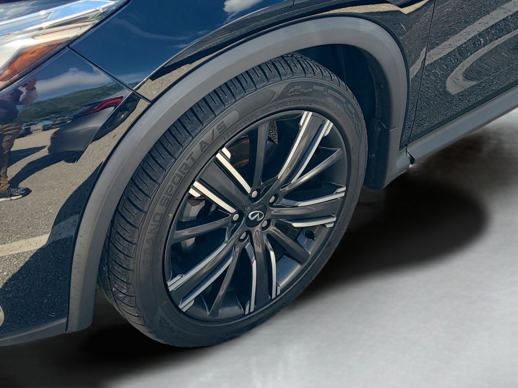 Used 2021 Black INFINITI LUXE image 8