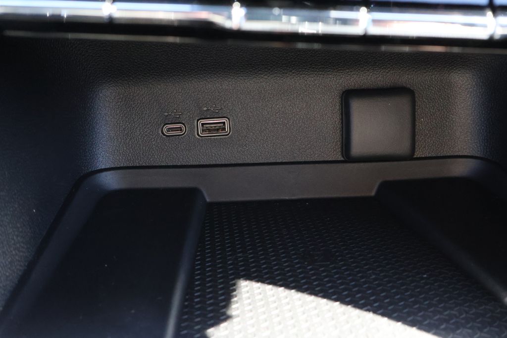 Thumbnail: 2026 Chevrolet Traverse - 29