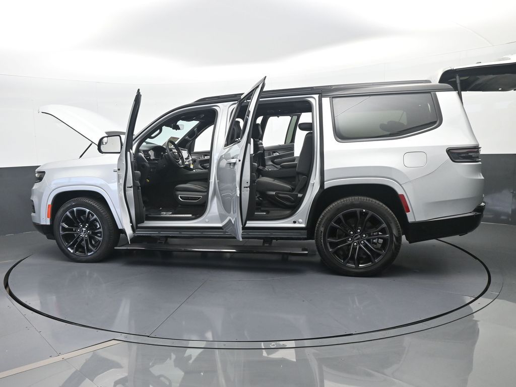 Used 2024 Silver Zynith Jeep Series II image 37