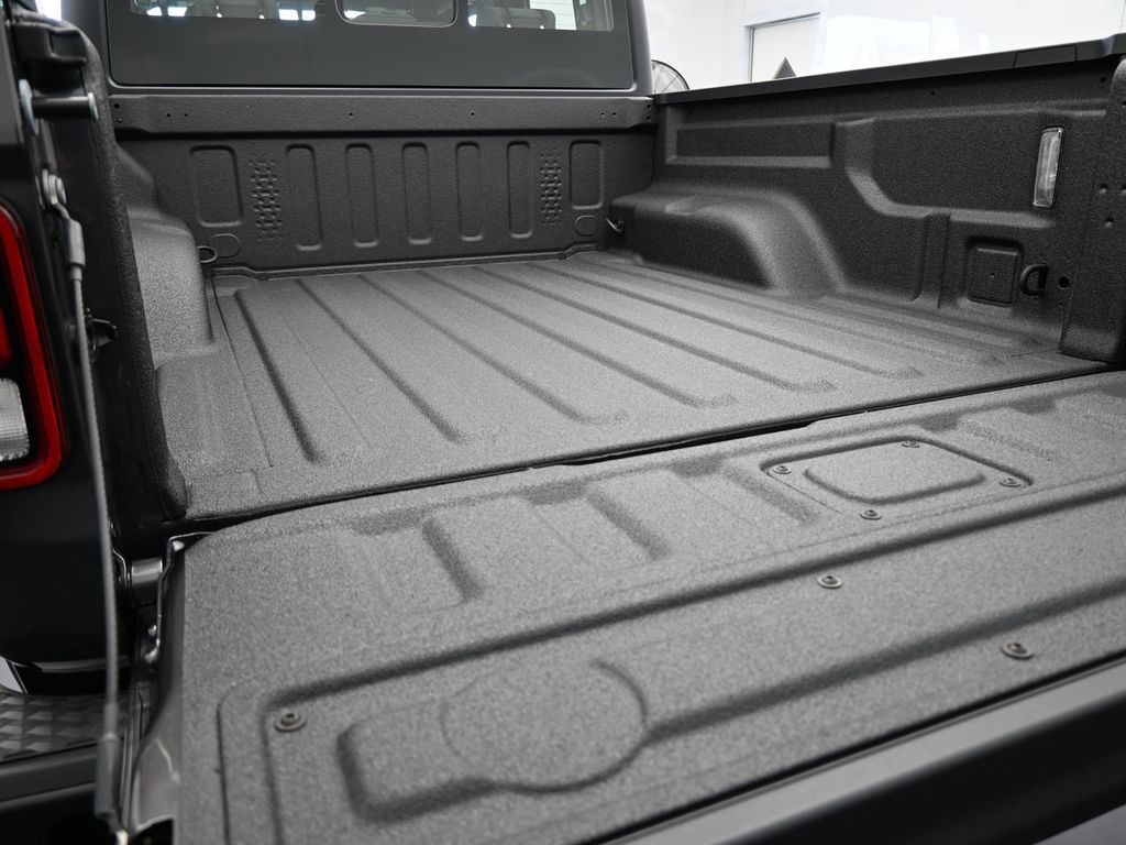 New 2026 Granite Crystal Metallic Clearcoat Jeep Sport image 31