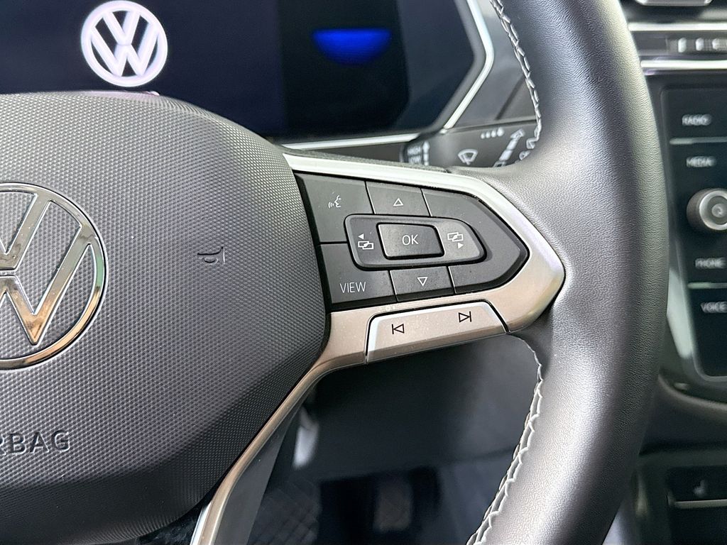 Thumbnail: 2022 Volkswagen Tiguan - 12