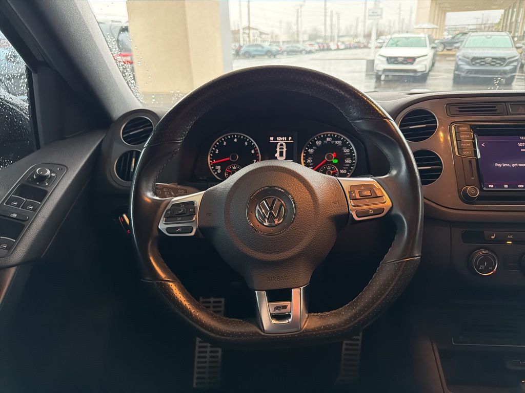Thumbnail: 2016 Volkswagen Tiguan - 12
