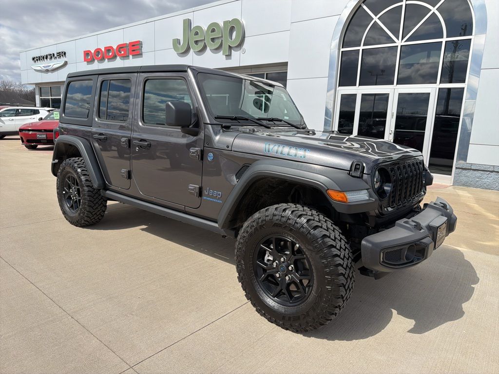 View vehicle photo 6