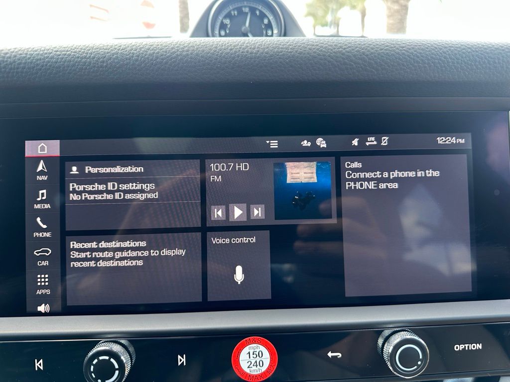 2025 Porsche Macan  22
