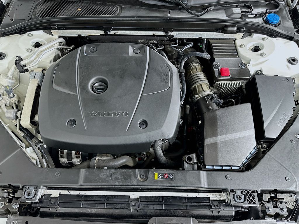 Thumbnail: 2020 Volvo S60 - 31