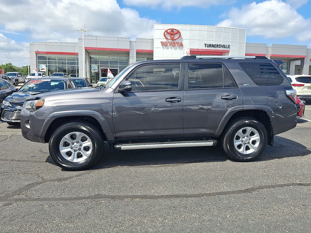 Thumbnail: 2021 Toyota 4Runner - 7