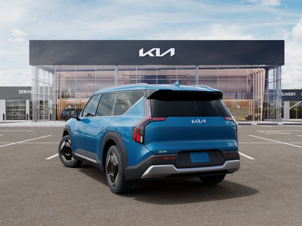 New 2026 Ocean Blue Kia Wind image 4