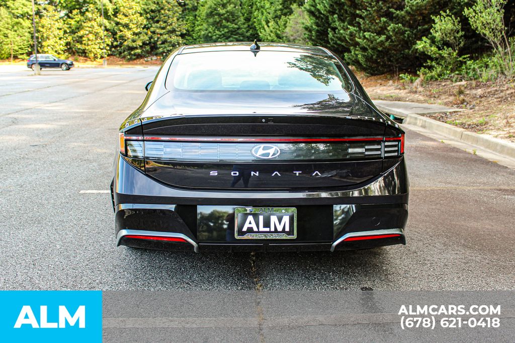 Used 2025 Blue Hyundai SEL image 11