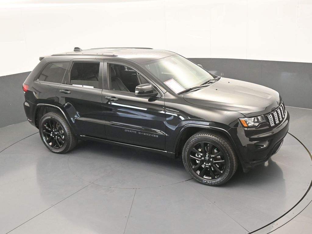 Used 2021 Diamond Black Crystal Pearlcoat Jeep Laredo X image 48
