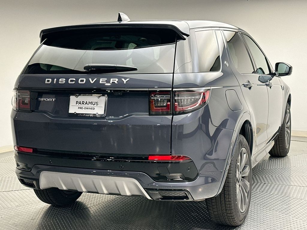 Thumbnail: 2025 Land Rover Discovery Sport - 3